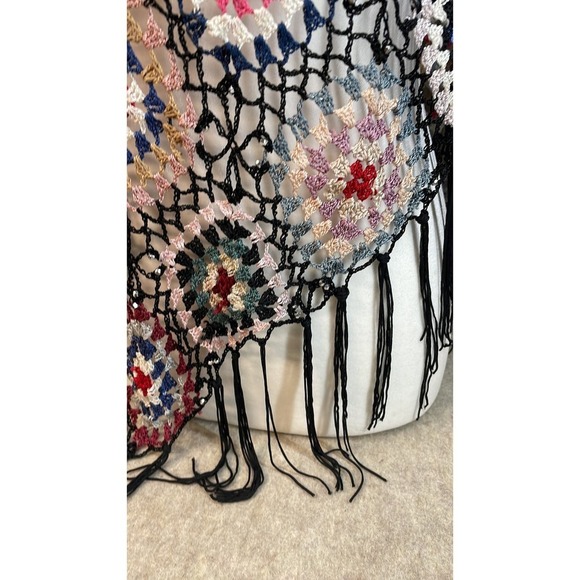 Body Central Unique Boho Crocheted Shawl One Size - Picture 5 of 7